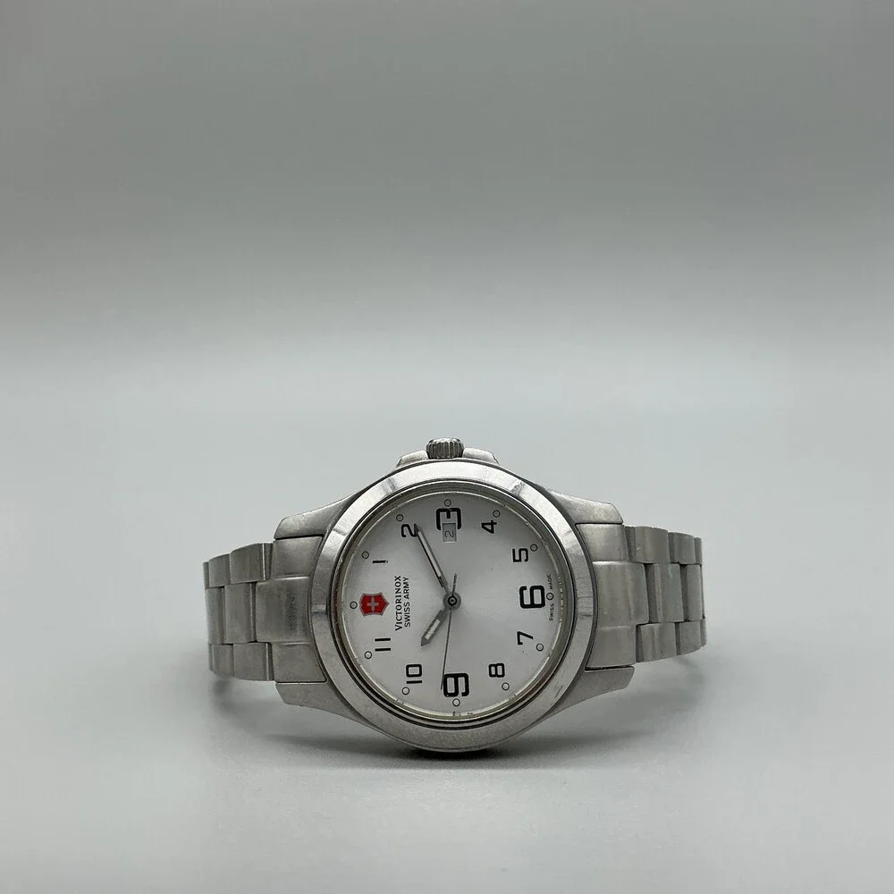 Victorinox Swiss Army Womens Watch 32mm Silver Tone Date New Battery 7.25
